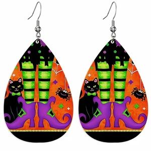 NWOT Halloween witch curly toe faux leather hook earrings